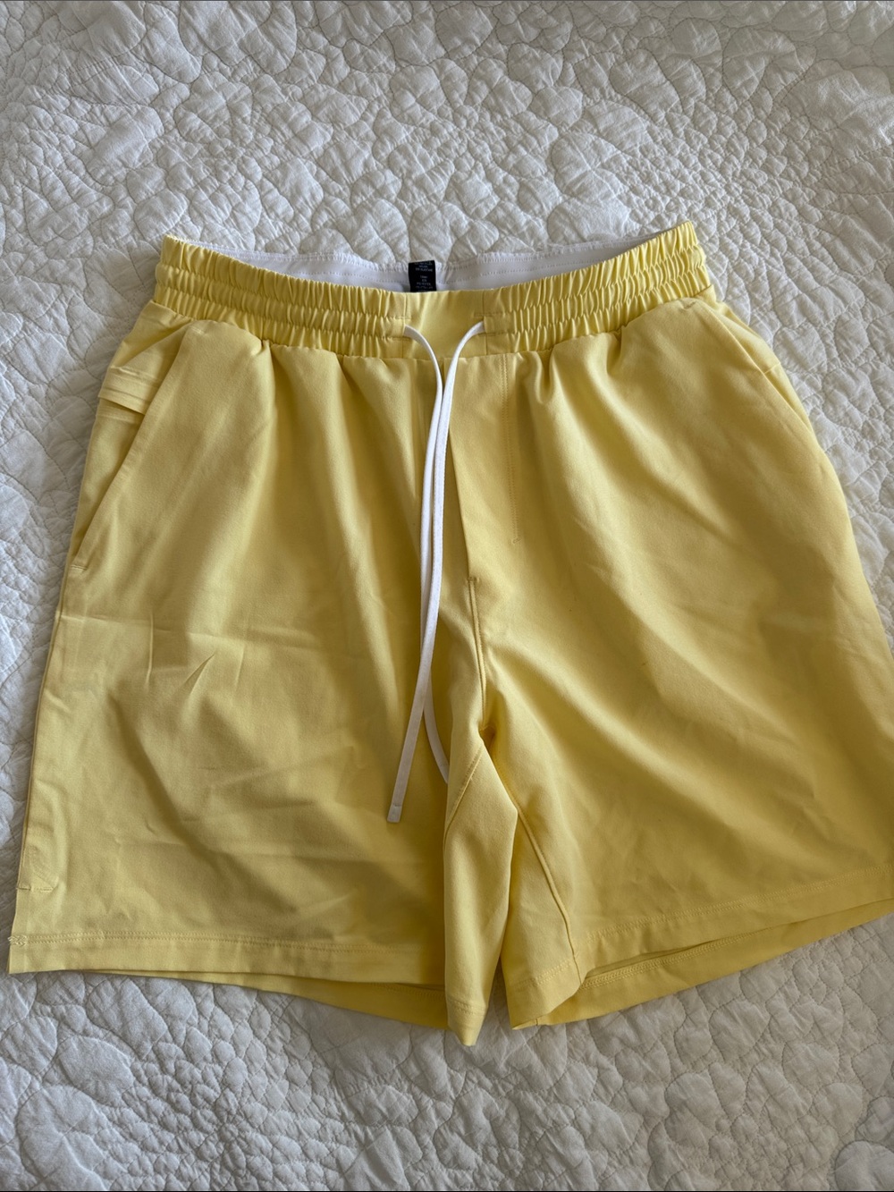 lululemon athletica Men's Light Yellow Athletic Shorts with Drawstring